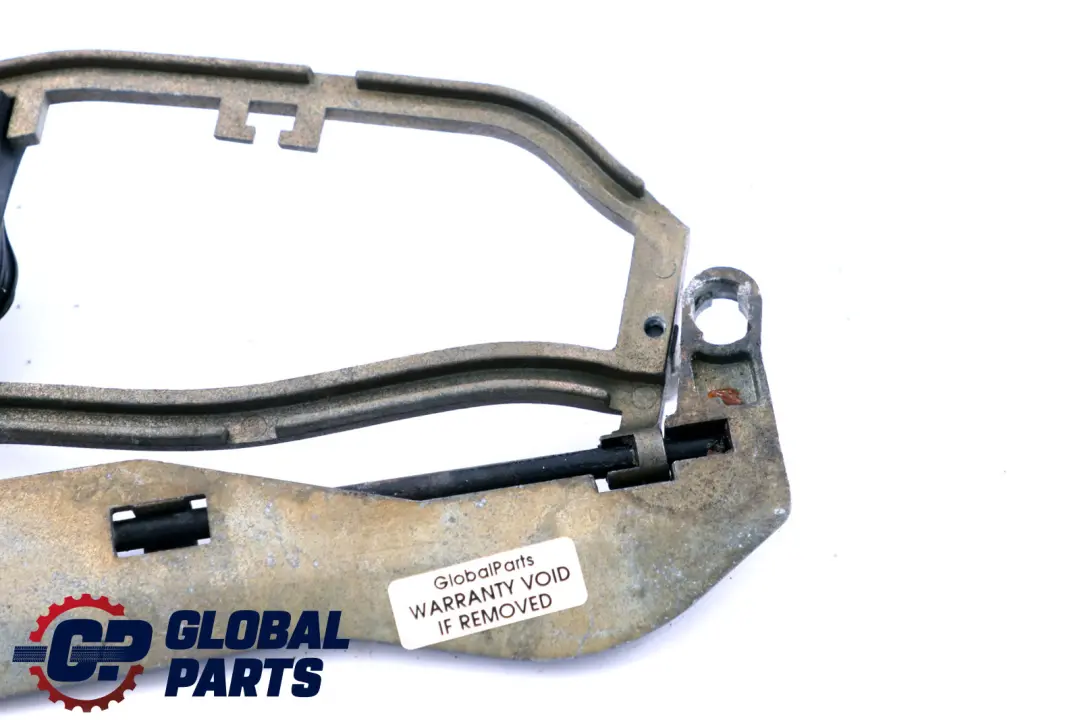 Tirador para Puerta Trasera Exterior Derecha para BMW E53 con número de pieza 8243636 BMW E53 Tirador para Puerta Trasera Exterior Derecha - SKU 8243636 - Número de pieza 8243636