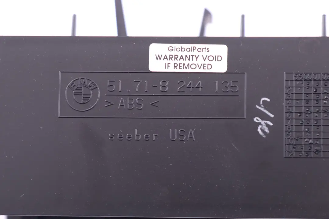 BMW X5 E53 Uchwyt Podstawa Agregatu Bagażnika Koła - SKU 8244135 - Numer Części 8244135