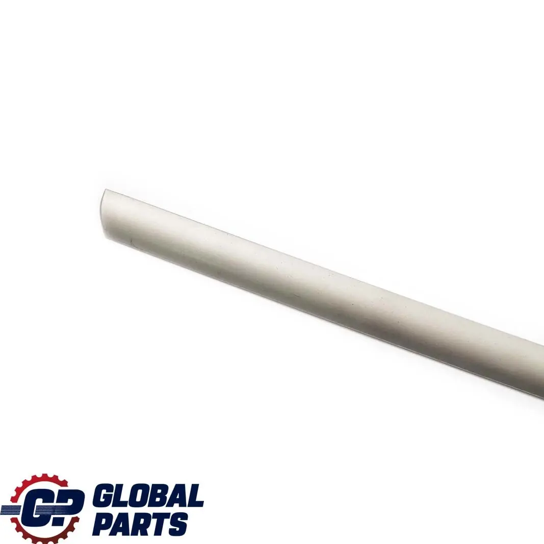 Acabado Ventana Lateral Trasera Derecha O / S Strip Trim Titan para BMW E53 con número de pieza 8245866 BMW E53 Acabado Ventana Lateral Trasera Derecha O / S Strip Trim Titan - SKU 8245866 - Número de pieza 8245866