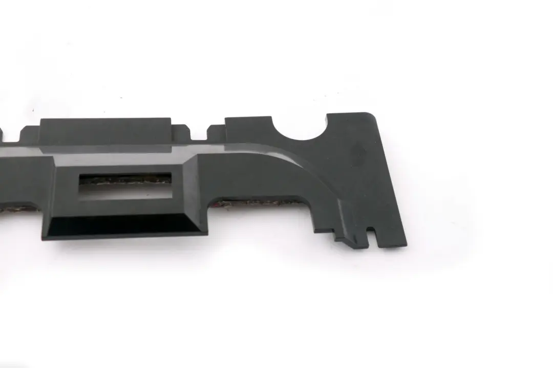 Panel drzwiowy wejściowy lewy czarny do BMW E53 o numerze 8245997 BMW E53 Panel drzwiowy wejściowy lewy czarny - SKU 8245997 - Numer Części 8245997