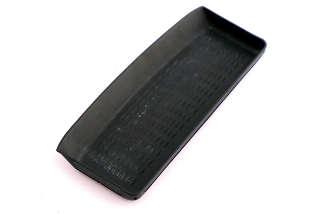 Mata wkładana wkład schowek konsola tył do BMW X5 E53 o numerze 8247119 BMW X5 E53 Mata wkładana wkład schowek konsola tył - SKU 8247119 - Numer Części 8247119