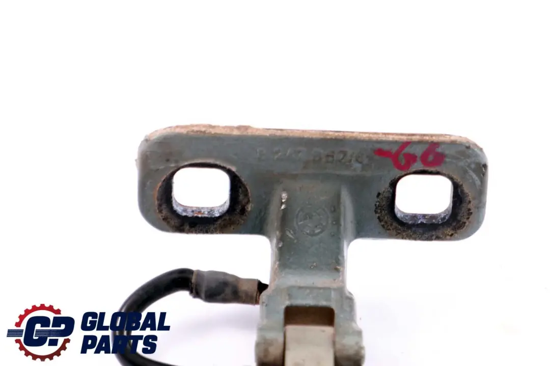 Zawias klapy bagażnika lewy 8247667 do BMW E53 X5 o numerze 7006121 BMW E53 X5 Zawias klapy bagażnika lewy 8247667 - SKU 8247667-GG - Numer Części 7006121