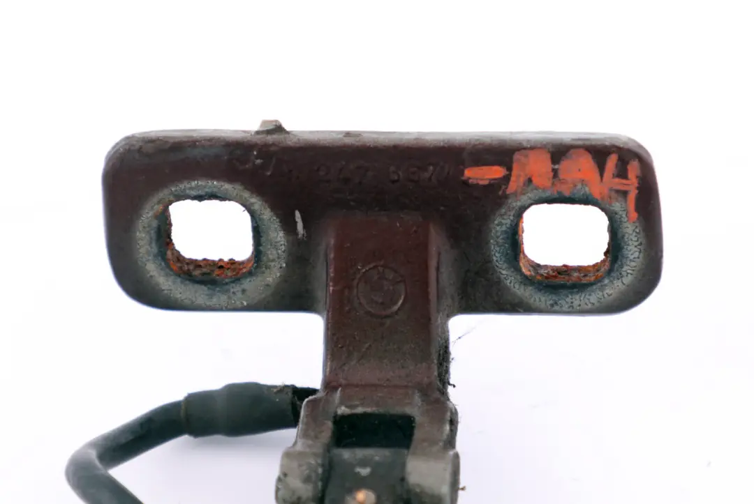 BMW X5 Series E53 Boot Trunk Lid Right Upper Hinge O/S Mahagoni - SKU 8247668-MAH - Part number 8247668