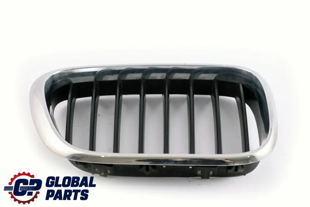 BMW X5 E53 Grill nerka atrapa prawa chrom - SKU 8247674 - Numer Części 8402646
