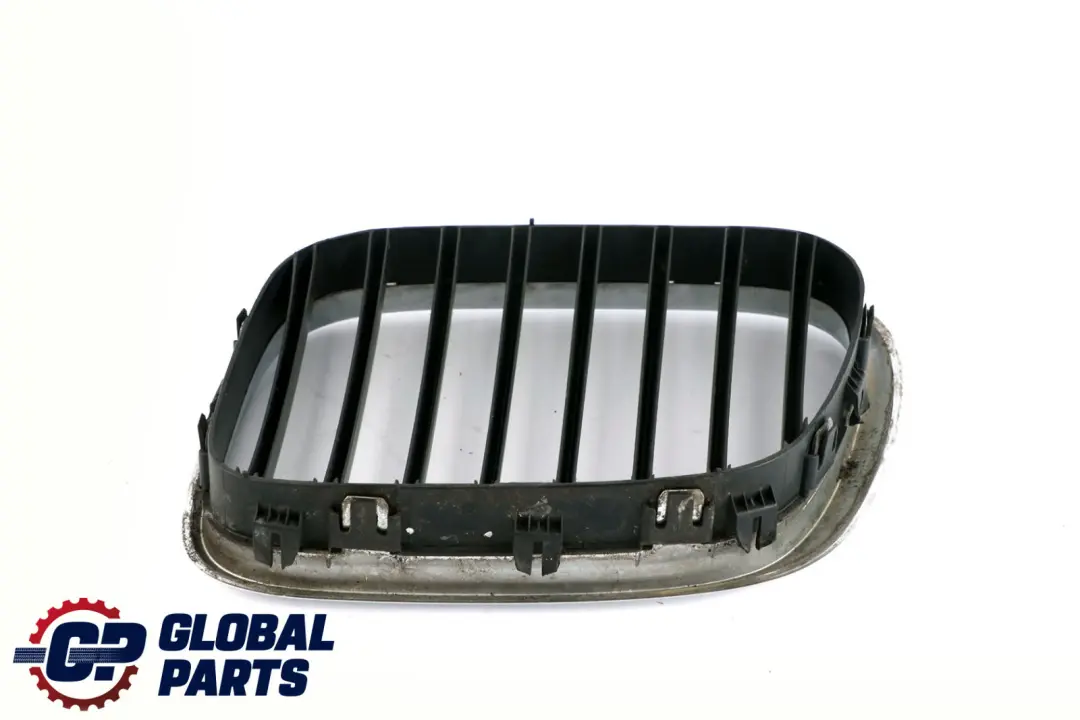 BMW X5 E53 Calandre Avant Droite Chromée Titan - SKU 8247674 - Numéro de pièce 8402646