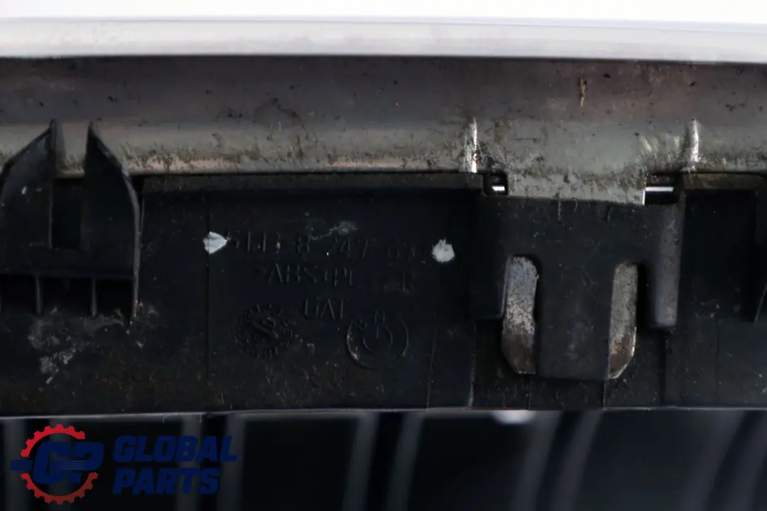 Grill Nerka Wlot Powietrza Atrapa Zderzaka Prawa Chrom do BMW X5 E53 o numerze 8402646 BMW X5 E53 Grill Nerka Wlot Powietrza Atrapa Zderzaka Prawa Chrom - SKU 8247674 - Numer Części 8402646