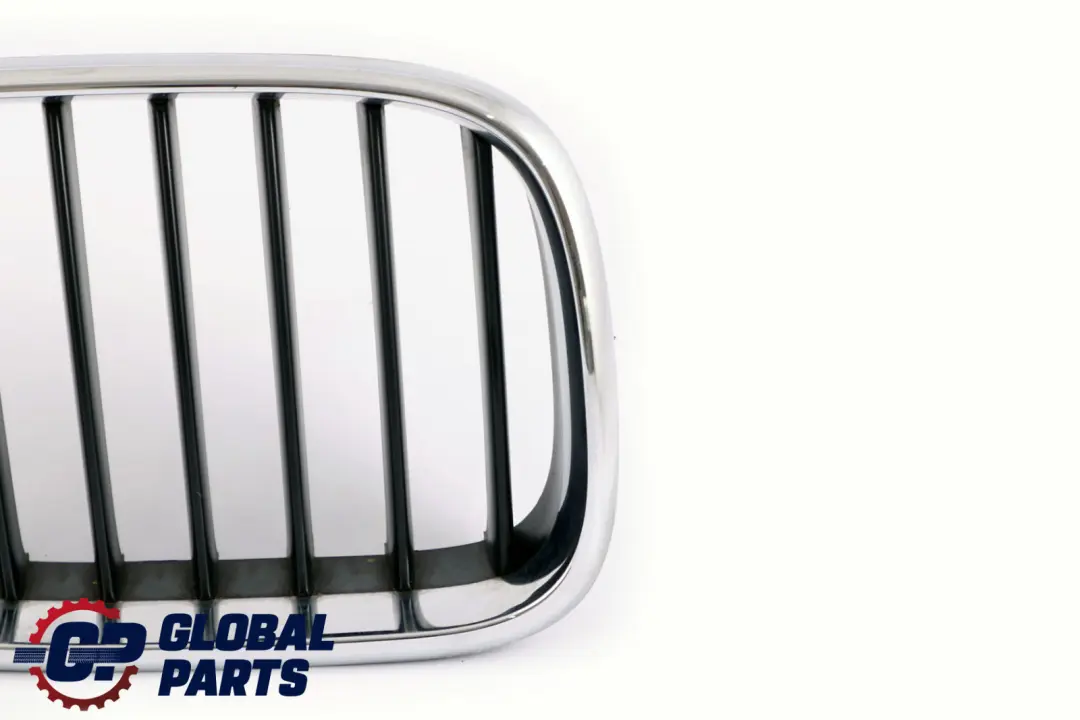 Grill Nerka Wlot Powietrza Atrapa Zderzaka Prawa Chrom do BMW X5 E53 o numerze 8402646 BMW X5 E53 Grill Nerka Wlot Powietrza Atrapa Zderzaka Prawa Chrom - SKU 8247674 - Numer Części 8402646