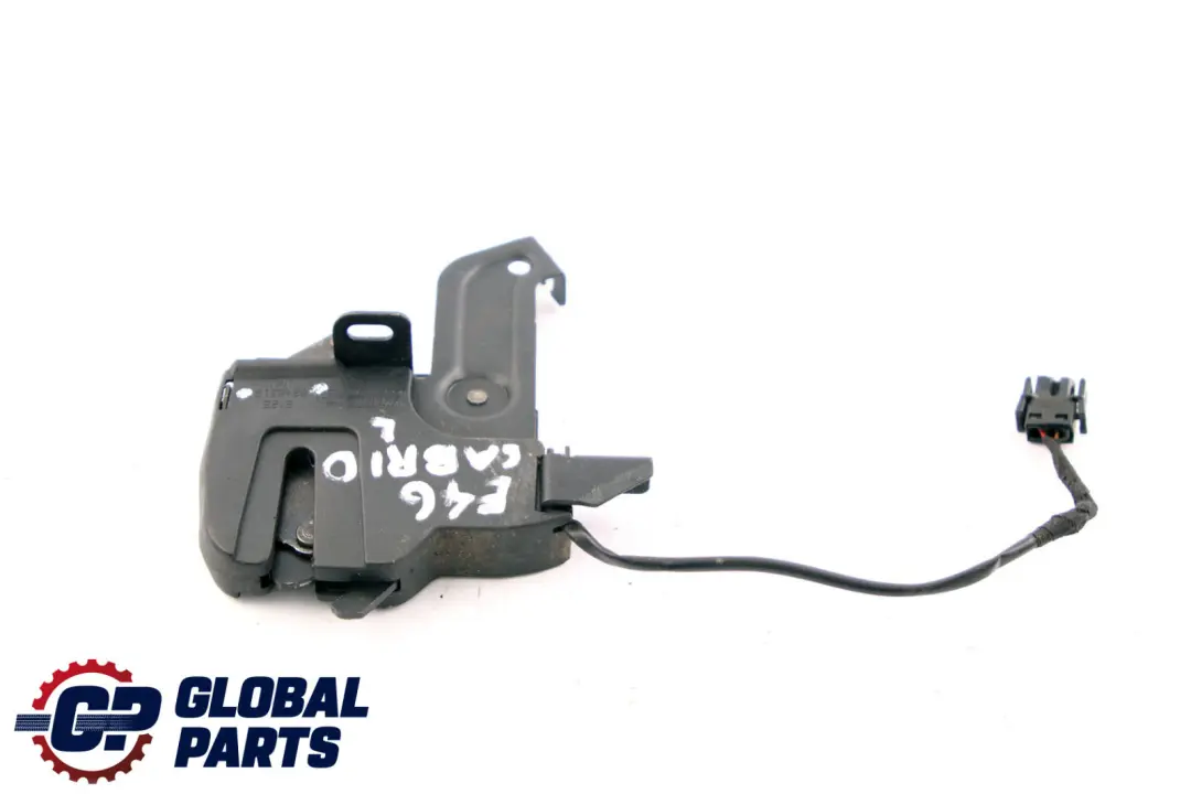 Schloss Verdeckklappe Links für BMW 3 er E46 mit Teilenummer 8248313 BMW 3 er E46 Schloss Verdeckklappe Links - SKU 8248313 - Teilenummer 8248313