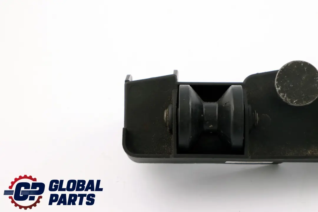 Rolka prowadnica ślizg podłoga prawa do BMW E53 X5 o numerze 8248574 BMW E53 X5 Rolka prowadnica ślizg podłoga prawa - SKU 8248574 - Numer Części 8248574