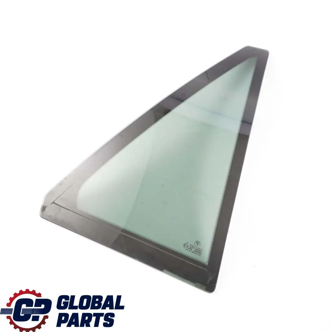 Finestrino Posteriore Destro Oscurato Nero per BMW Serie X5 E53 con numero di parte 8249930 BMW Serie X5 E53 Finestrino Posteriore Destro Oscurato Nero - SKU 8249930-1 - Numero di parte 8249930