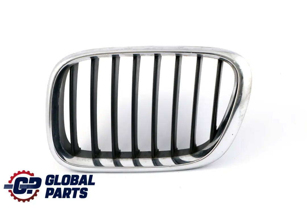Grill nerka atrapa lewa chrom do BMW X5 E53 o numerze 8247673 BMW X5 E53 Grill nerka atrapa lewa chrom - SKU 8250051 - Numer Części 8247673