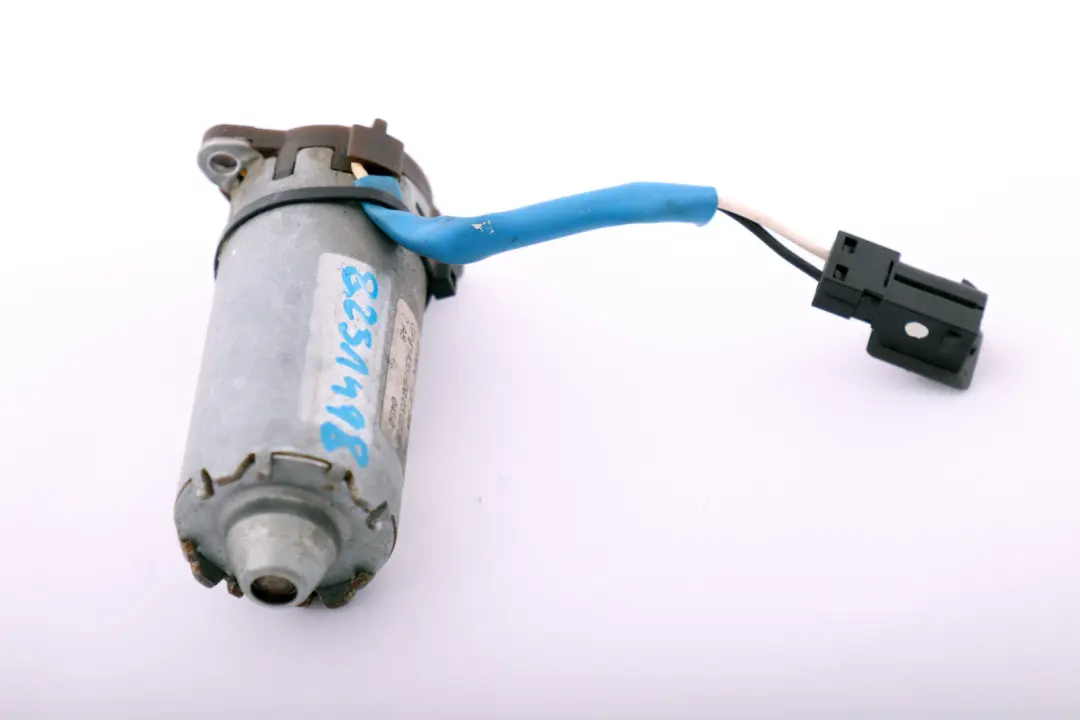 Moteur Reglage d'Inclinais. Siege CRH 1-1240-01 pour BMW 3 X5 Serie E46 E53 à propos du numéro de pièce 8251498 BMW 3 X5 Serie E46 E53 Moteur Reglage d'Inclinais. Siege CRH 1-1240-01 - SKU 8251498 - Numéro de pièce 8251498