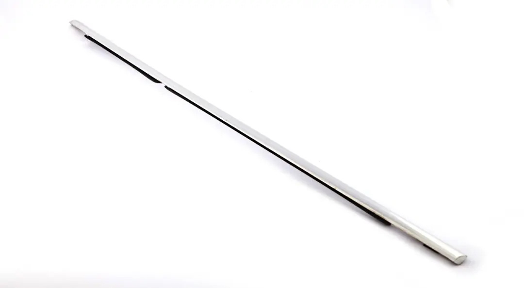 BMW X5 E53 Joint d'étanchéité extérieur porte arrière gauche Chrome - SKU 8251597 - Numéro de pièce 8251597