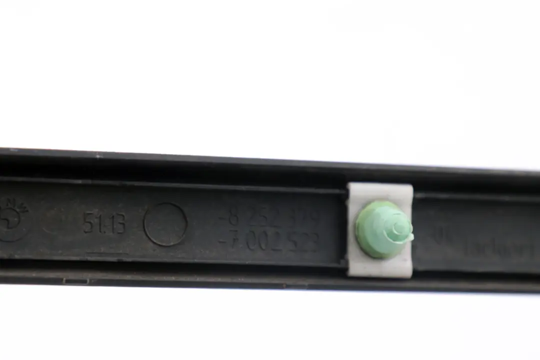 Left Side Fender Moulding Strip N/S Schwarz Black to BMW 3 Series E46 Rear with Part number 8252379 BMW 3 Series E46 Rear Left Side Fender Moulding Strip N/S Schwarz Black - SKU 8252379 - Part number 8252379