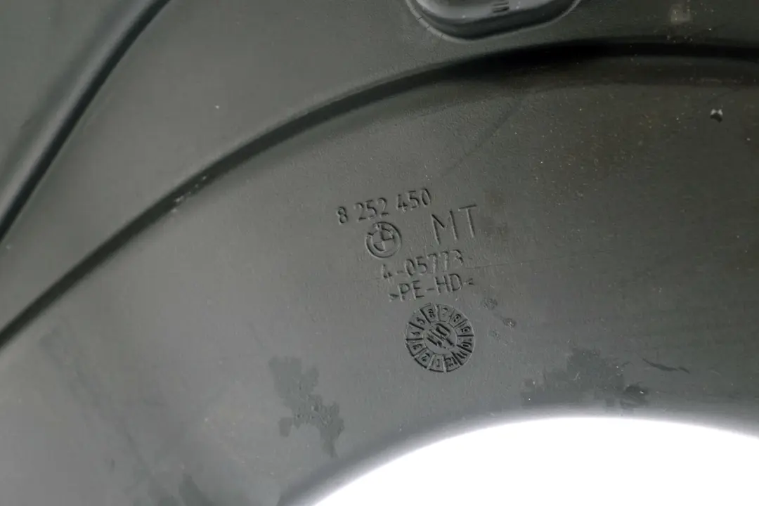 *BMW 7 er E65 E66 E67 Heizkanal Fondraum Rechts für mit Teilenummer 8252450 *BMW 7 er E65 E66 E67 Heizkanal Fondraum Rechts - SKU 8252450 - Teilenummer 8252450