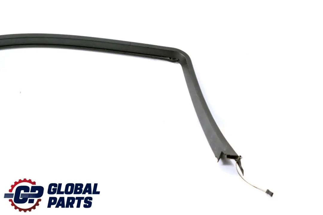 Embellecedor De Marco De Ventana Puerta Trasera Negro Izquierdo 8159875 para BMW E39 con número de pieza 8252667 BMW E39 Embellecedor De Marco De Ventana Puerta Trasera Negro Izquierdo 8159875 - SKU 8252667 - Número de pieza 8252667