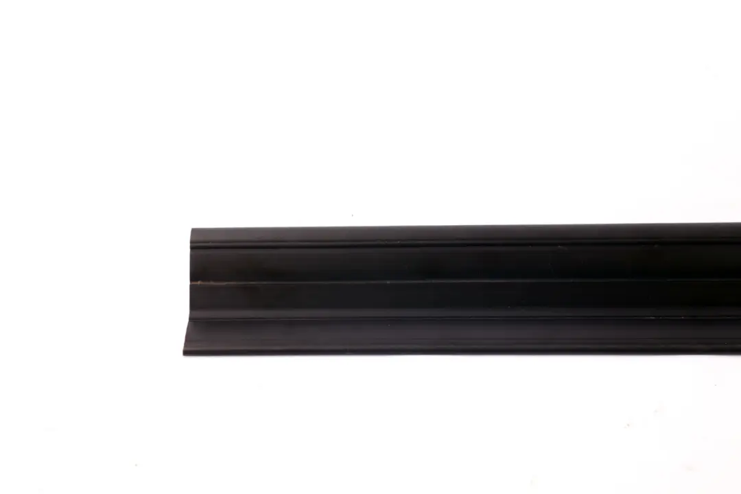 BMW 3 Series Compact E46 Entrance Cover Trim Strip Front Right O/S Black - SKU 8252711 - Part number 8252711