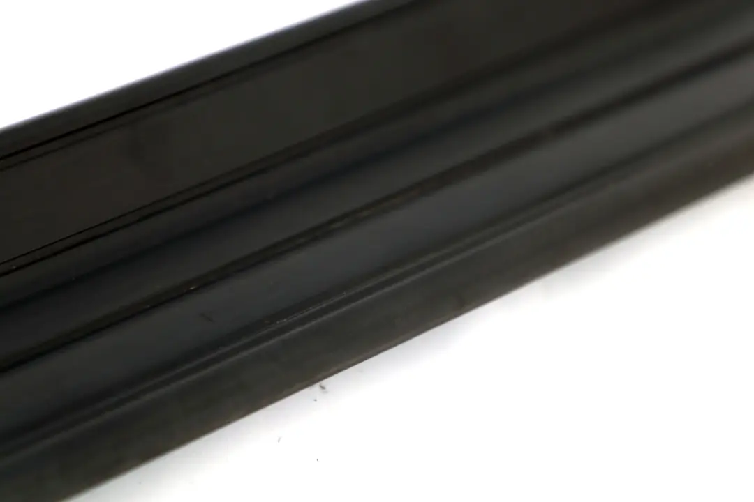 BMW 3 Series Compact E46 Entrance Cover Trim Strip Front Right O/S Black - SKU 8252711 - Part number 8252711