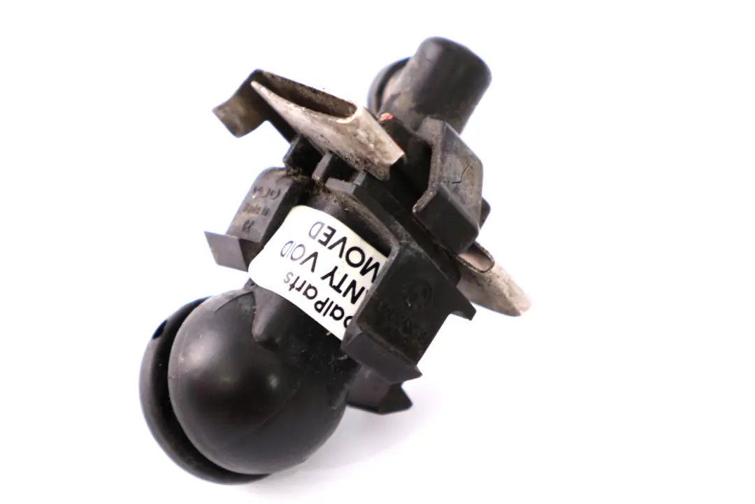 Headlight Head Lamp Cleaning Left Spray Nozzle N/S to BMW X5 E53 with Part number 8252743 BMW X5 E53 Headlight Head Lamp Cleaning Left Spray Nozzle N/S - SKU 8252743 - Part number 8252743