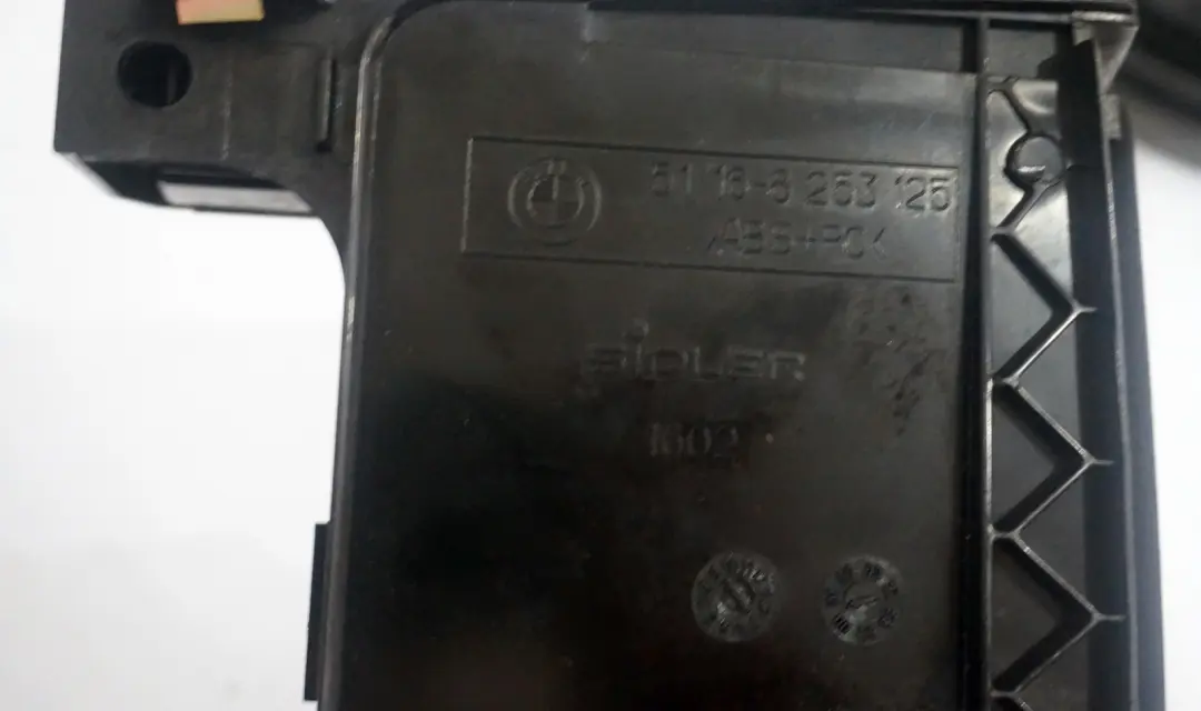 BMW X5 er E53 1 Getränkehalter hinten 5116 - SKU 8253125-1 - Teilenummer 8253125