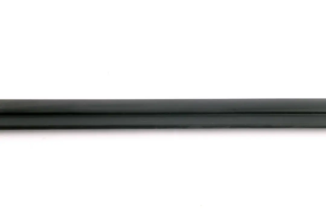 BMW X5 Serie E53 Couverture Entree devant a Droite Noir - SKU 8254290 - Numéro de pièce 8254290