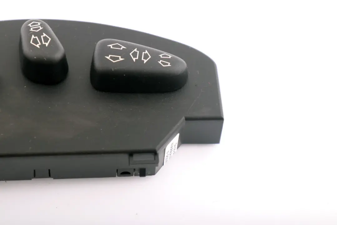 Azionamento Pannello Interruttore Sedile Anteriore Destro per BMW E46 E64 con numero di parte 8255382 BMW E46 E64 Azionamento Pannello Interruttore Sedile Anteriore Destro - SKU 8255382 - Numero di parte 8255382