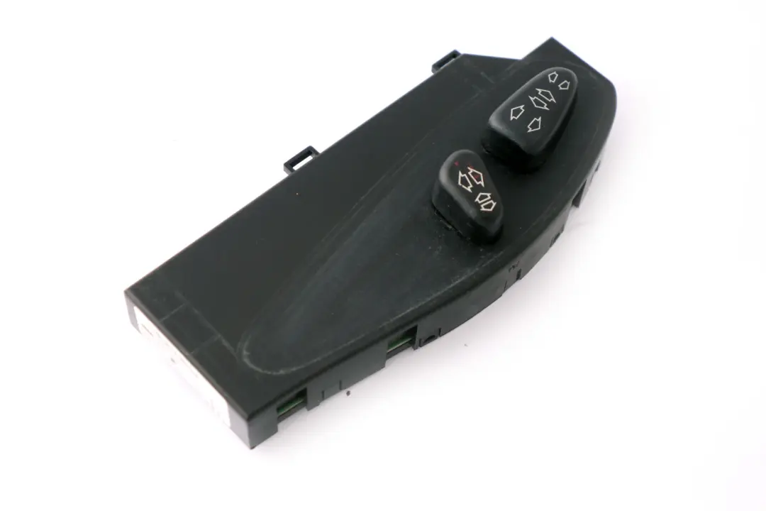 Unità azionamento anteriore sinistra Pannello interruttore sedile per BMW E46 E64 con numero di parte 8255383 BMW E46 E64 Unità azionamento anteriore sinistra Pannello interruttore sedile - SKU 8255383 - Numero di parte 8255383
