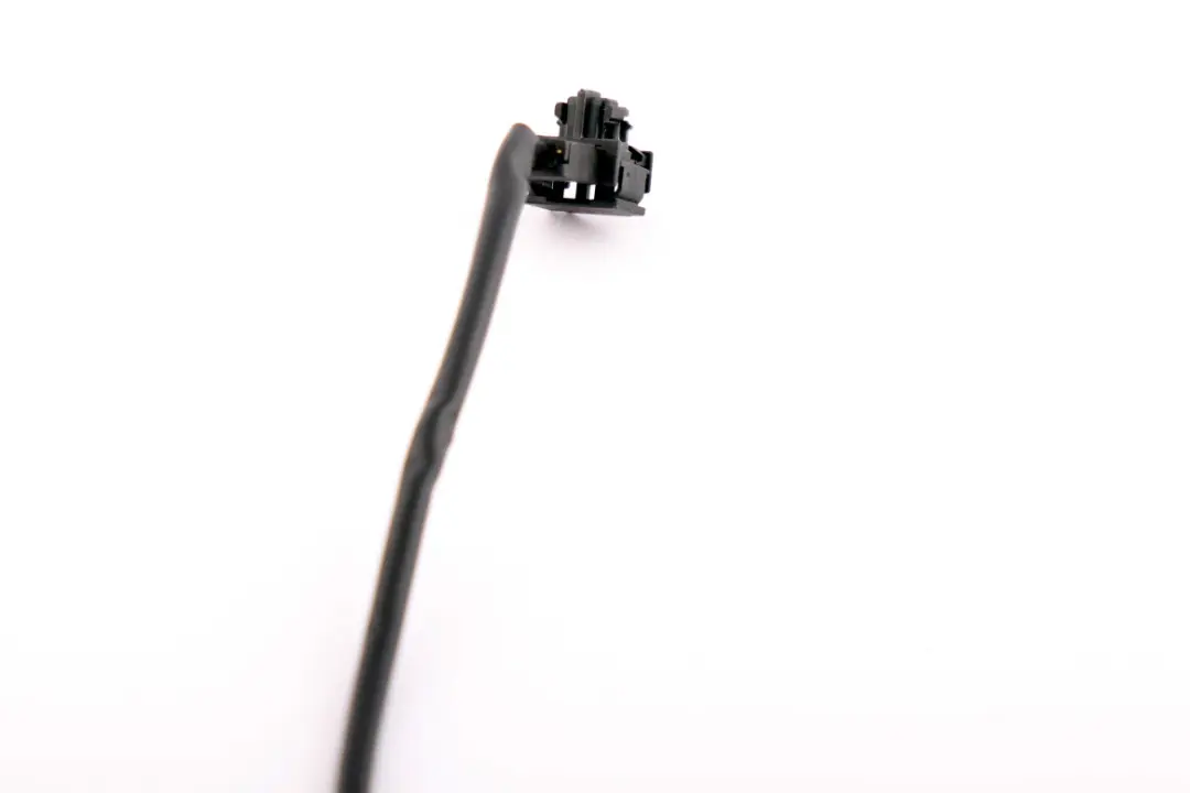 Front Seat Belt Tensioner Buckle Connector Cable to BMW X3 X5 E53 E63 E83 with Part number 8255704 BMW X3 X5 E53 E63 E83 Front Seat Belt Tensioner Buckle Connector Cable - SKU 8255704 - Part number 8255704