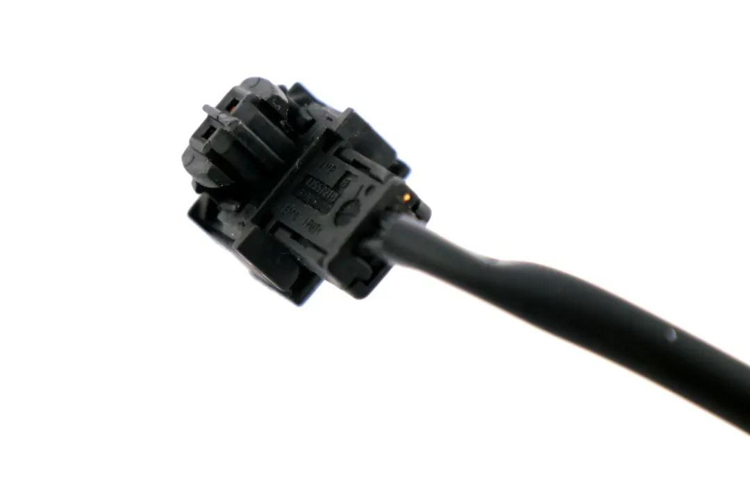 BMW X3 X5 E53 E63 E83 Front Seat Belt Tensioner Buckle Connector Cable - SKU 8255704 - Part number 8255704