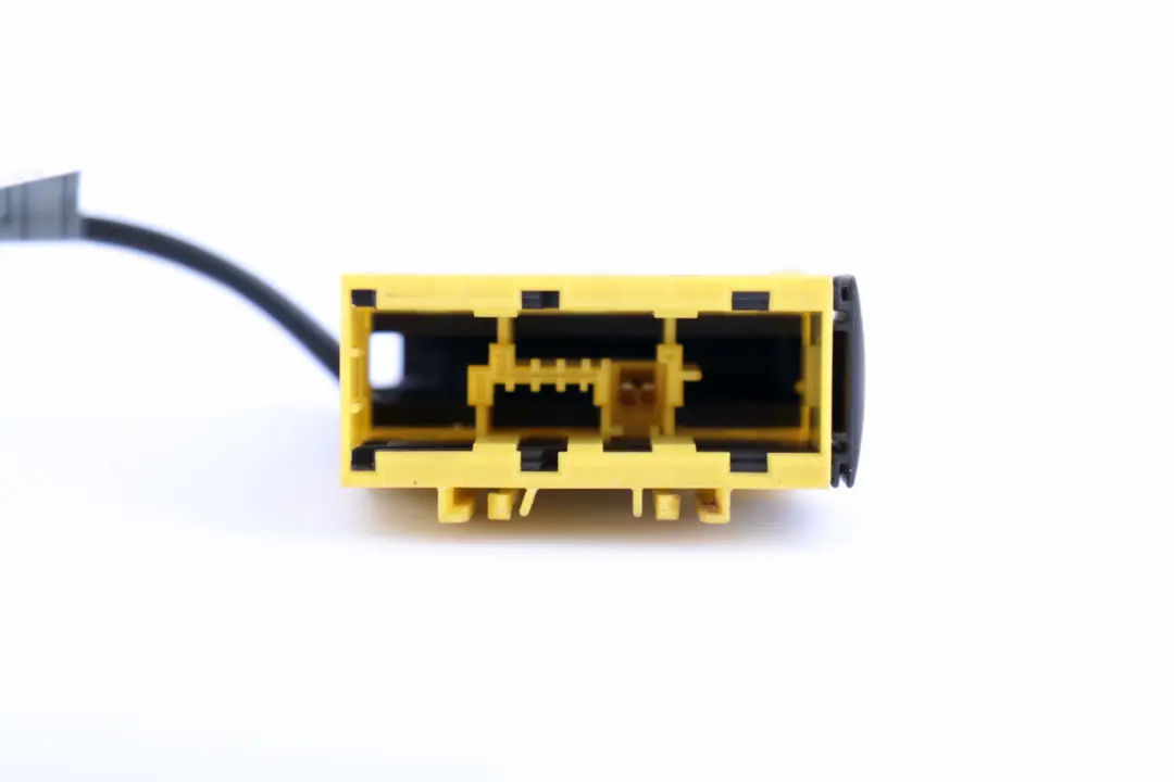 Cable Raidisseur de Ceinture de Securite pour BMW 6 X3 X5 E53 E63 E83 à propos du numéro de pièce 8255704 BMW 6 X3 X5 E53 E63 E83 Cable Raidisseur de Ceinture de Securite - SKU 8255704 - Numéro de pièce 8255704