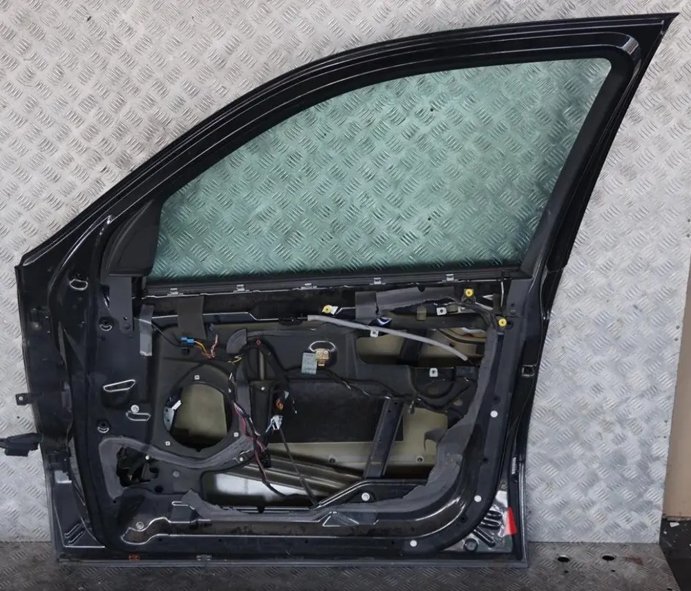 Door Front Right O/S Black Sapphire Metallic - 475 to BMW X5 SERIES 1 E53 with Part number 8256824 BMW X5 SERIES 1 E53 Door Front Right O/S Black Sapphire Metallic - 475 - SKU 8256824-BS1 - Part number 8256824