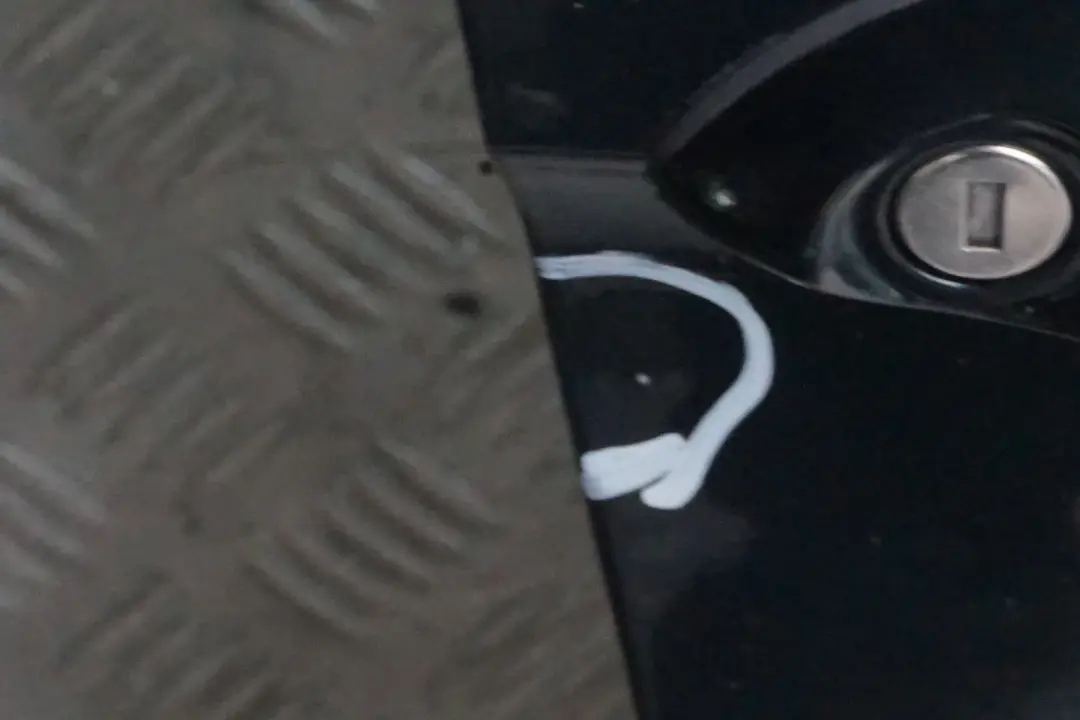 Door Front Right O/S Oxfordgruen Oxford Green Metallic - 430 to BMW X5 SERIES E53 with Part number 8256824 BMW X5 SERIES E53 Door Front Right O/S Oxfordgruen Oxford Green Metallic - 430 - SKU 8256824-OXF - Part number 8256824