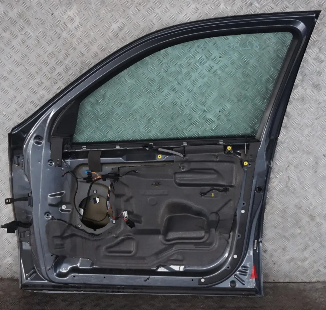 Door Front Right O/S Stahlgrau Steel Grey Metallic - 400 to BMW X5 Series E53 with Part number 8256824 BMW X5 Series E53 Door Front Right O/S Stahlgrau Steel Grey Metallic - 400 - SKU 8256824-STH - Part number 8256824
