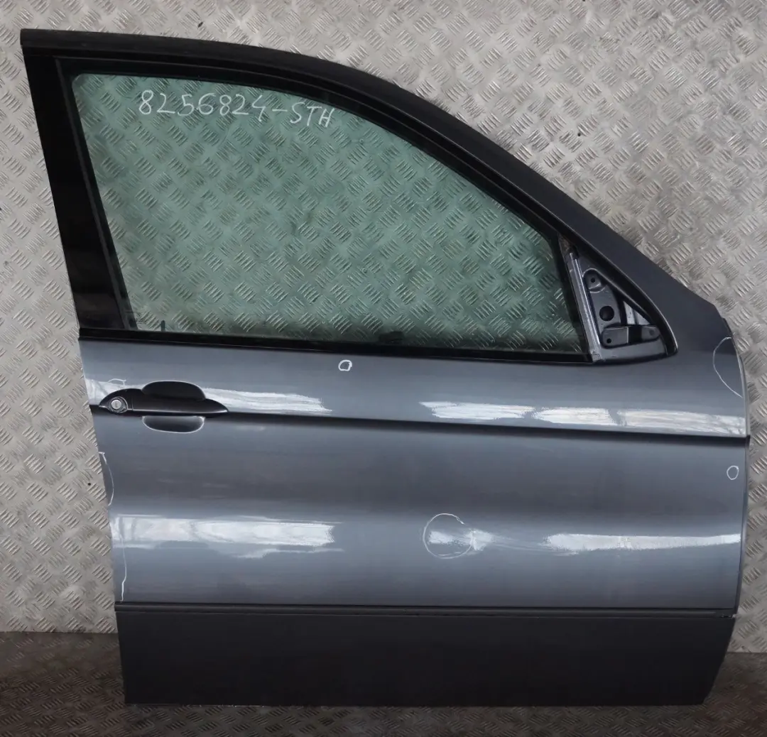 Door Front Right O/S Stahlgrau Steel Grey Metallic - 400 to BMW X5 Series E53 with Part number 8256824 BMW X5 Series E53 Door Front Right O/S Stahlgrau Steel Grey Metallic - 400 - SKU 8256824-STH - Part number 8256824