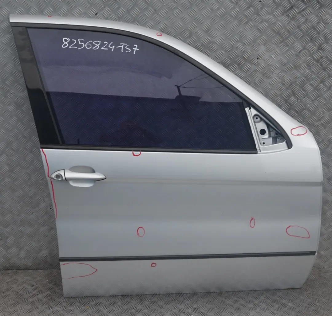 Beifahrer Tür vorne rechts Titansilber Titan Silber Metallic 35 für BMW X5 er 7 E53 mit Teilenummer 8256824 BMW X5 er 7 E53 Beifahrer Tür vorne rechts Titansilber Titan Silber Metallic 35 - SKU 8256824-TS7 - Teilenummer 8256824