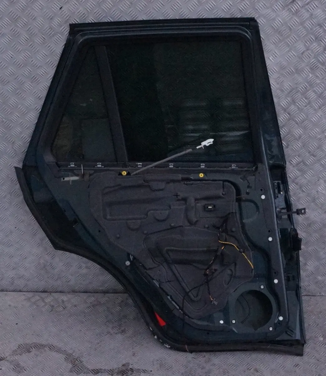 BMW X5 SERIES 1 E53 Door Rear Left N/S Oxfordgruen Oxford Green Metallic 430 - SKU 8256827-OXF1 - Part number 8256827