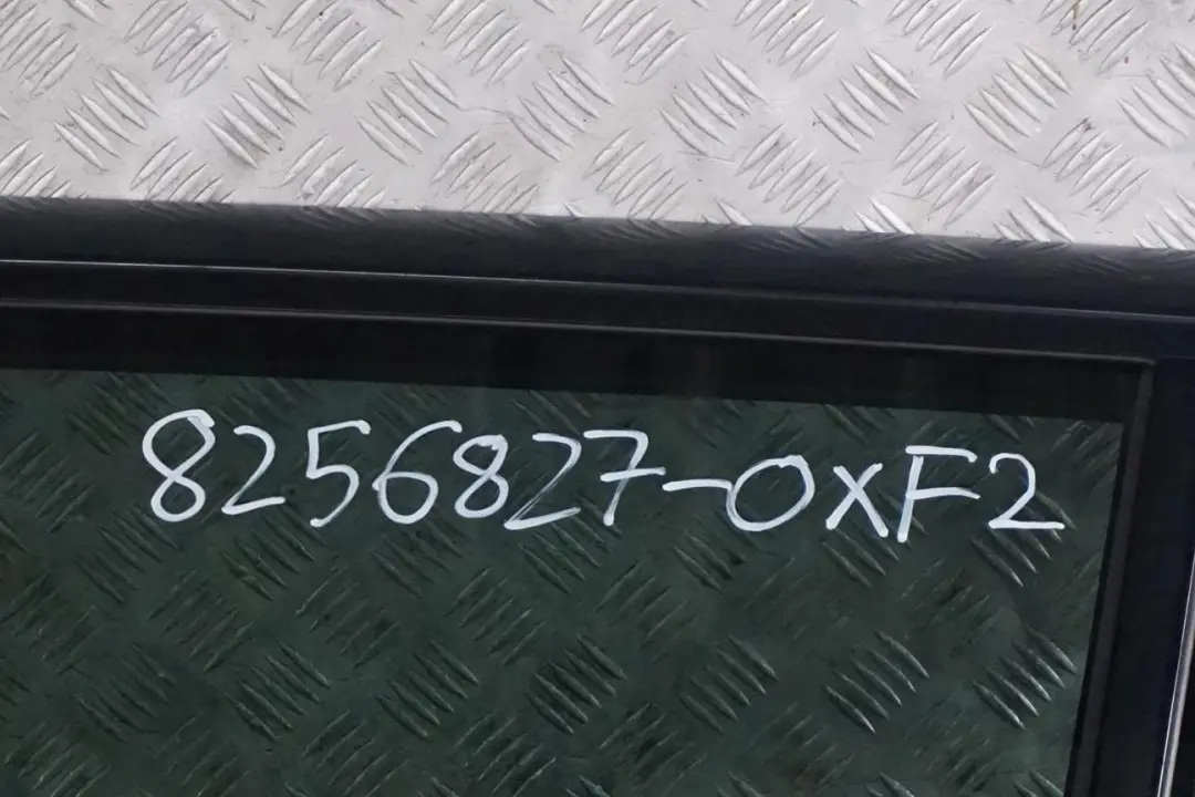 Lato Conducente Porta Posteriore Sinistra Verde Oxford - 430 per BMW X5 E53 con numero di parte 8256827 BMW X5 E53 Lato Conducente Porta Posteriore Sinistra Verde Oxford - 430 - SKU 8256827-OXF2 - Numero di parte 8256827