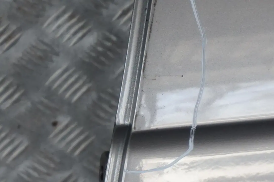 Fahrerseite Tür hinten links Sterlinggrau Sterling Grau - 472 für BMW X5 er E53 mit Teilenummer 8256827-STG BMW X5 er E53 Fahrerseite Tür hinten links Sterlinggrau Sterling Grau - 472 - SKU 8256827-STG - Teilenummer 8256827-STG