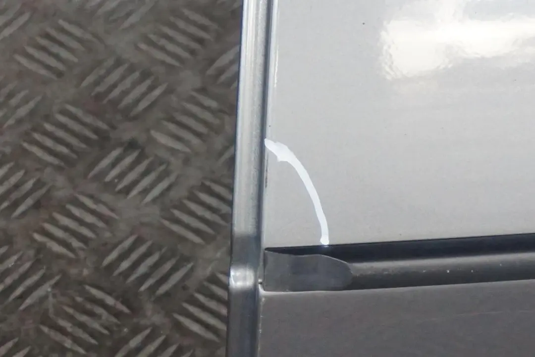 BMW X5 E53 Cote Conducteur Porte Arriere Gauche Gris de Sterling Gris - 472 - SKU 8256827-STG - Numéro de pièce 8256827-STG