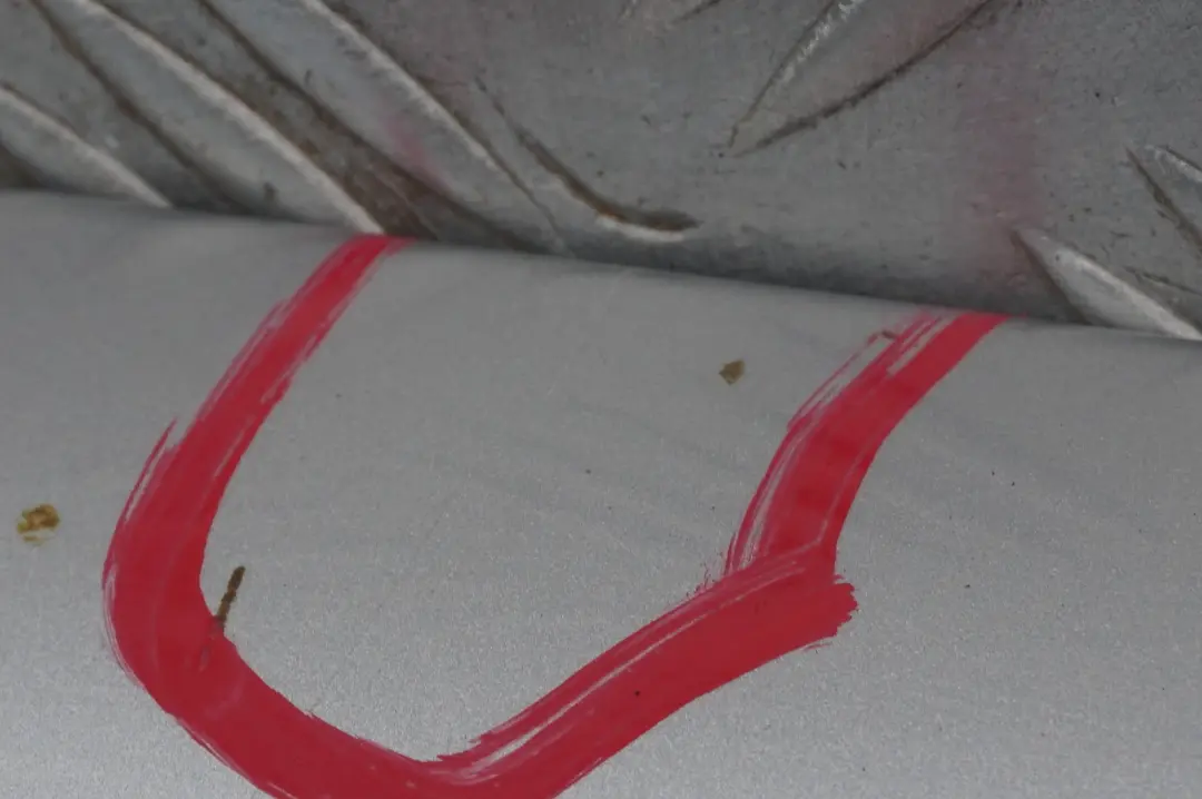 Cote Conducteur Porte Arriere Gauche Argent Titane Metallise pour BMW X5 8 E53 à propos du numéro de pièce 8256827 BMW X5 8 E53 Cote Conducteur Porte Arriere Gauche Argent Titane Metallise - SKU 8256827-TS8 - Numéro de pièce 8256827