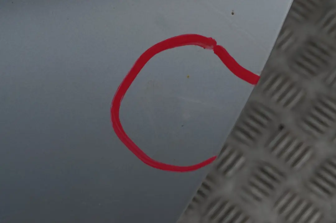 Fahrerseite Tür hinten links Titansilber Titan Silber Metallic für BMW X5 er 8 E53 mit Teilenummer 8256827 BMW X5 er 8 E53 Fahrerseite Tür hinten links Titansilber Titan Silber Metallic - SKU 8256827-TS8 - Teilenummer 8256827