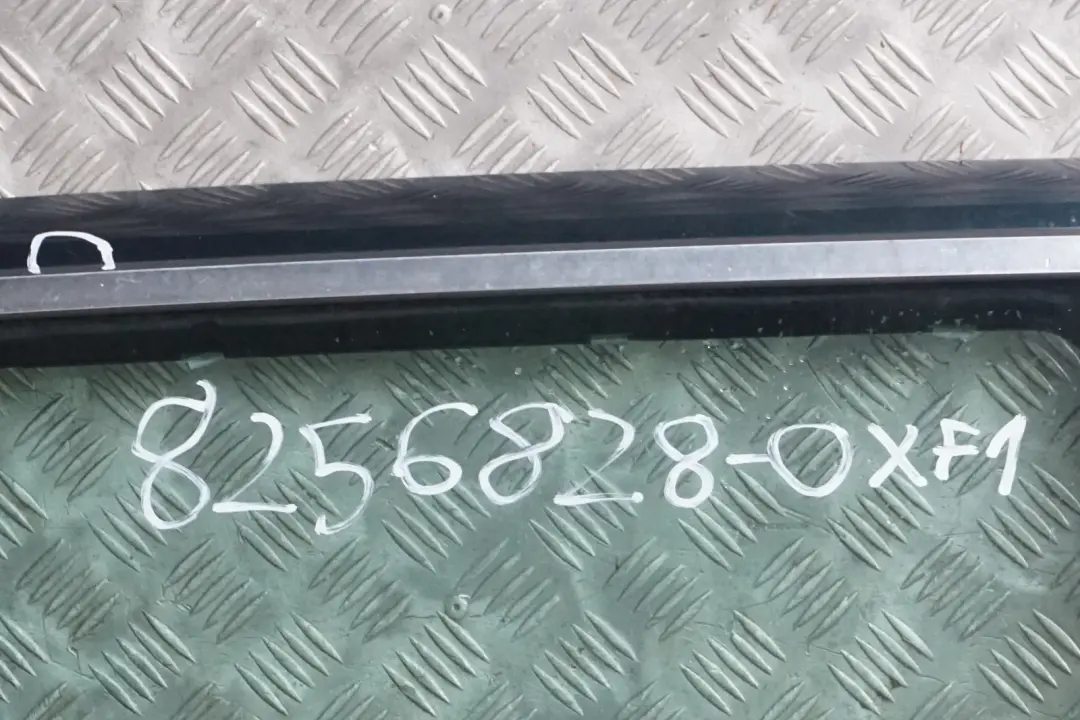 Arriere Droite Vert Oxford Vert Metallique pour BMW X5 E53 Porte à propos du numéro de pièce 8256828 BMW X5 E53 Porte Arriere Droite Vert Oxford Vert Metallique - SKU 8256828-OXF1 - Numéro de pièce 8256828