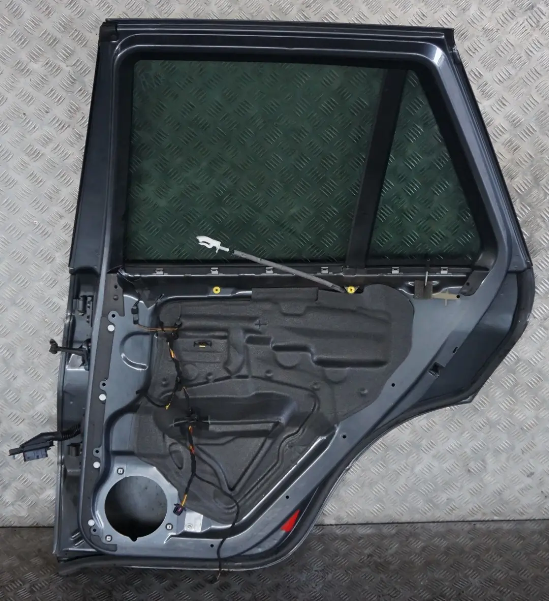 Door Rear Right O/S Stahlgrau Steel Grey Metallic - 400 to BMW X5 Series E53 with Part number 8256828 BMW X5 Series E53 Door Rear Right O/S Stahlgrau Steel Grey Metallic - 400 - SKU 8256828-STH - Part number 8256828