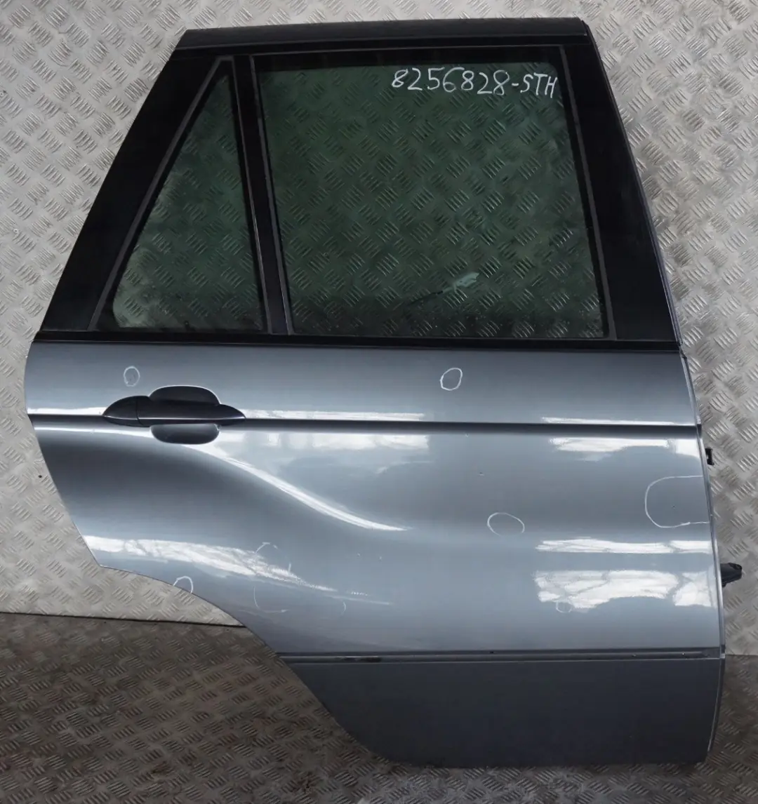 Door Rear Right O/S Stahlgrau Steel Grey Metallic - 400 to BMW X5 Series E53 with Part number 8256828 BMW X5 Series E53 Door Rear Right O/S Stahlgrau Steel Grey Metallic - 400 - SKU 8256828-STH - Part number 8256828