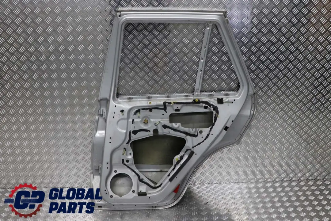 BMW X5 er E53 4 Tür Hinten Rechts Titansilber Titan Silber Metallic - 354 - SKU 8256828-TS4 - Teilenummer 8256828