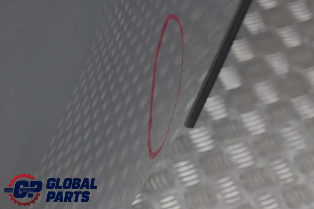 Tür Hinten Rechts Titansilber Titan Silber Metallic - 354 für BMW X5 er E53 4 mit Teilenummer 8256828 BMW X5 er E53 4 Tür Hinten Rechts Titansilber Titan Silber Metallic - 354 - SKU 8256828-TS4 - Teilenummer 8256828