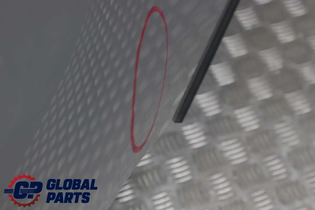 Tür Hinten Rechts Titansilber Titan Silber Metallic - 354 für BMW X5 er E53 4 mit Teilenummer 8256828 BMW X5 er E53 4 Tür Hinten Rechts Titansilber Titan Silber Metallic - 354 - SKU 8256828-TS4 - Teilenummer 8256828