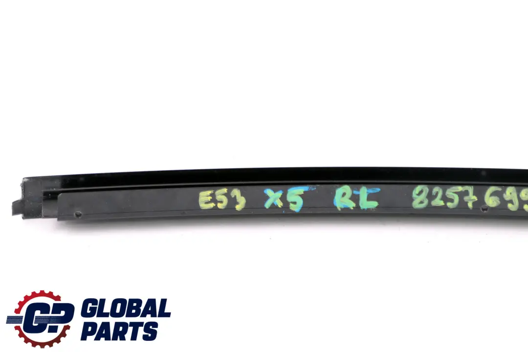 Barre de Guidage de Fenetre a Gauche Noir Brillant Noir pour BMW X5 E53 à propos du numéro de pièce 8257699 BMW X5 E53 Barre de Guidage de Fenetre a Gauche Noir Brillant Noir - SKU 8257699 - Numéro de pièce 8257699