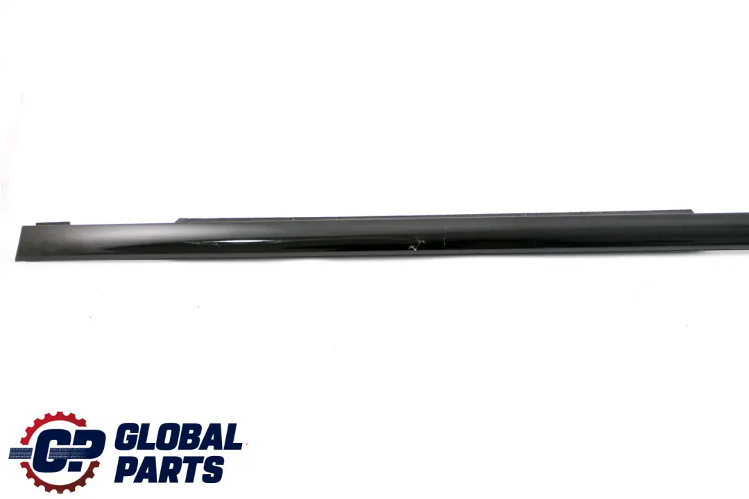 BMW X5 E53 Plaque D'egout Arriere Exterieur Droite Noir Brillant Noir - SKU 8257704 - Numéro de pièce 51348257704