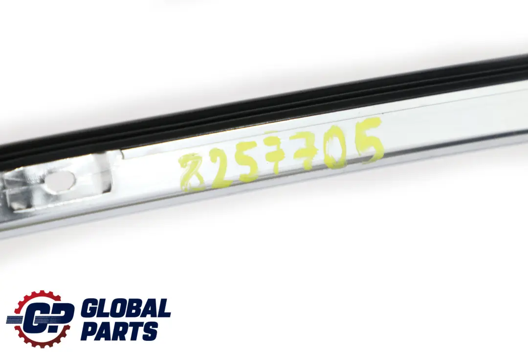 BMW X5 E53 Couverture Chassis de Fenetre Porte avant Gauche Chrome - SKU 8257705 - Numéro de pièce 8257705